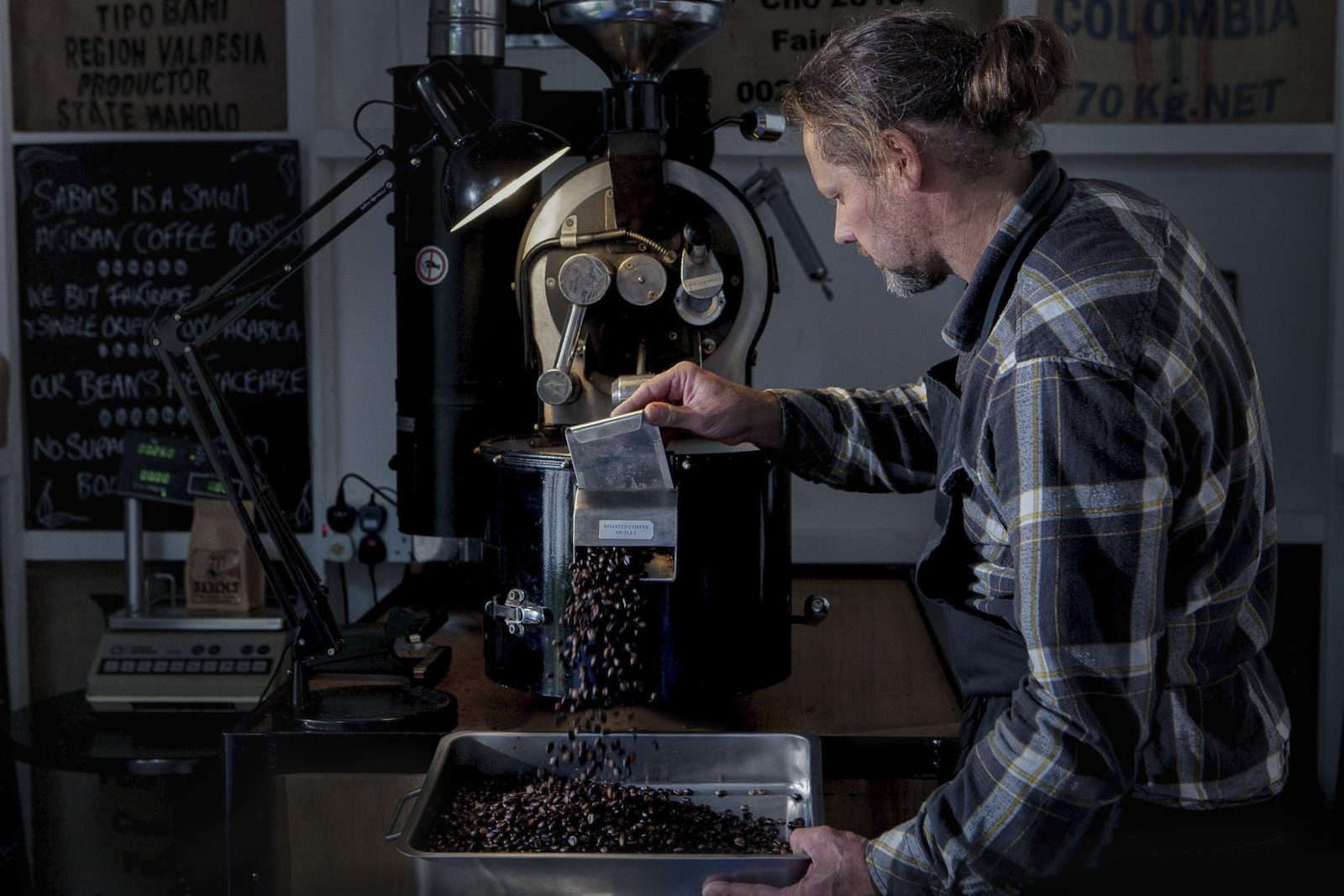 photo-coffee-mkaing-beans-Edit.jpg